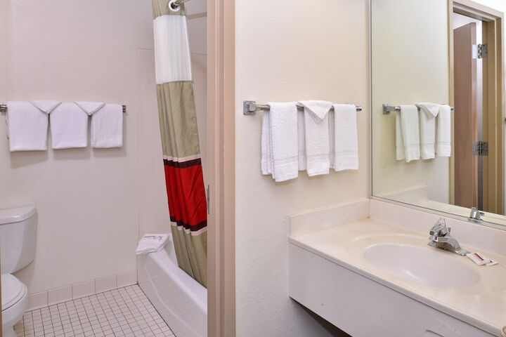 Room 15 of 22
