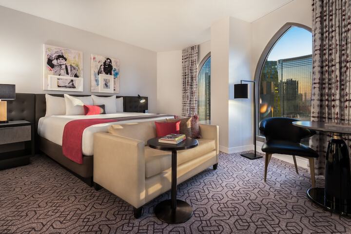 Room 41 of 74