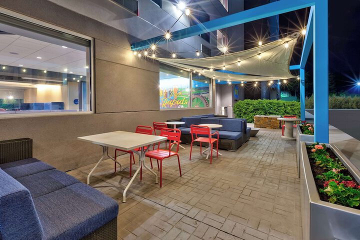 Tru by Hilton Comstock Park Grand Rapids