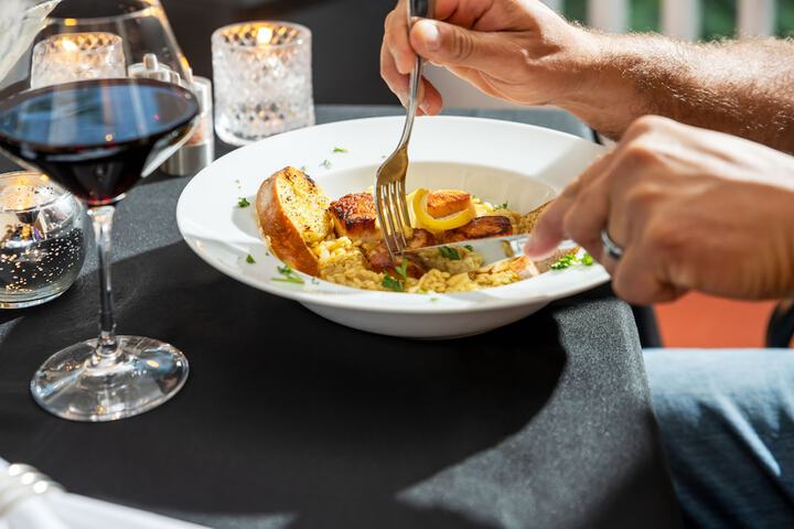 Dining 105 of 147