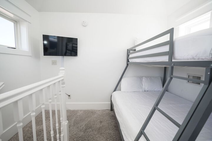 Room 8 of 27