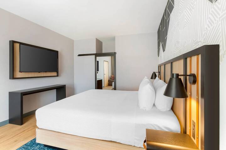 Cambria Hotel Spokane Airport