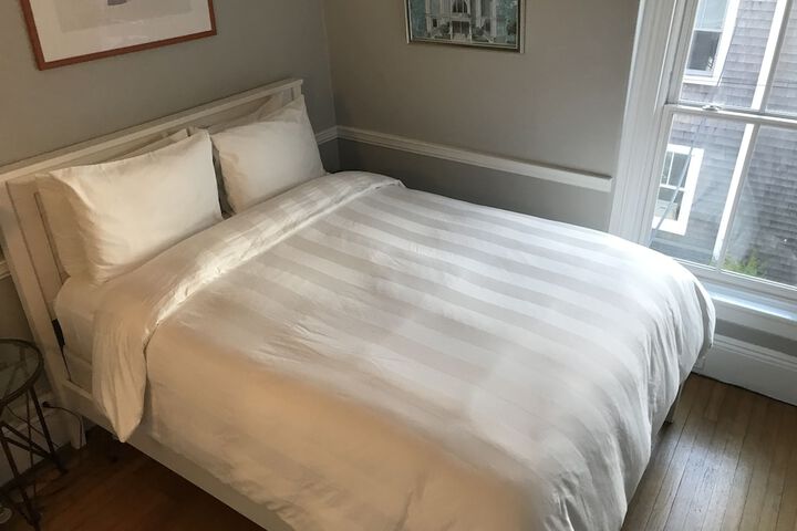 Room 7 of 65
