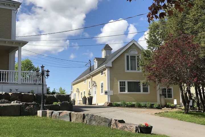 Tattingstone Inn