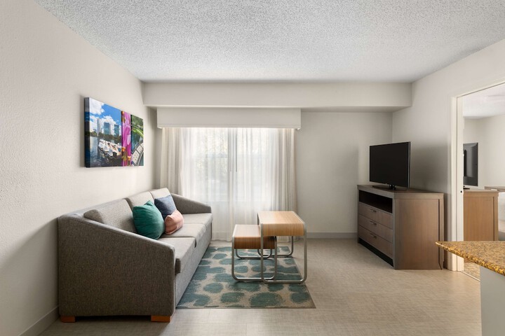 Room 32 of 49