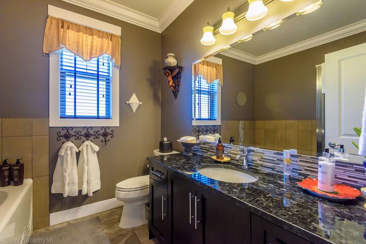 Brookside Inn Boutique Hotel