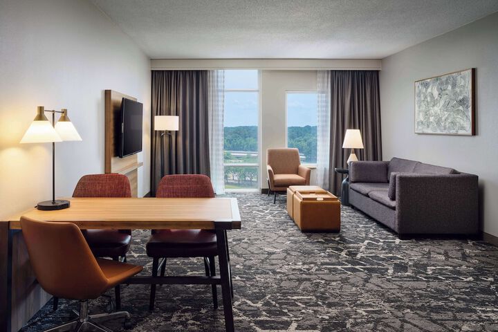 Embassy Suites by Hilton Hampton Convention Center