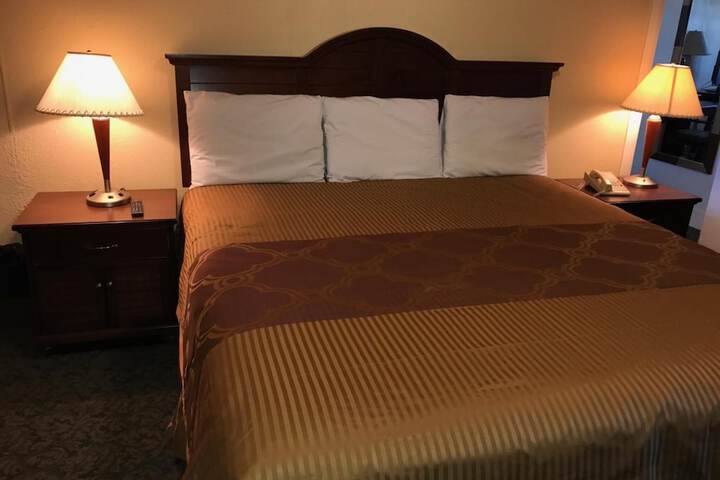 Room 17 of 31