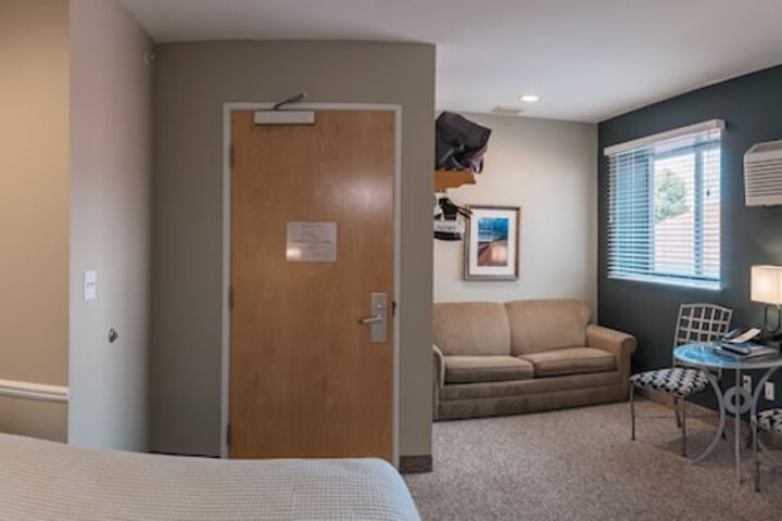 Room 45 of 102