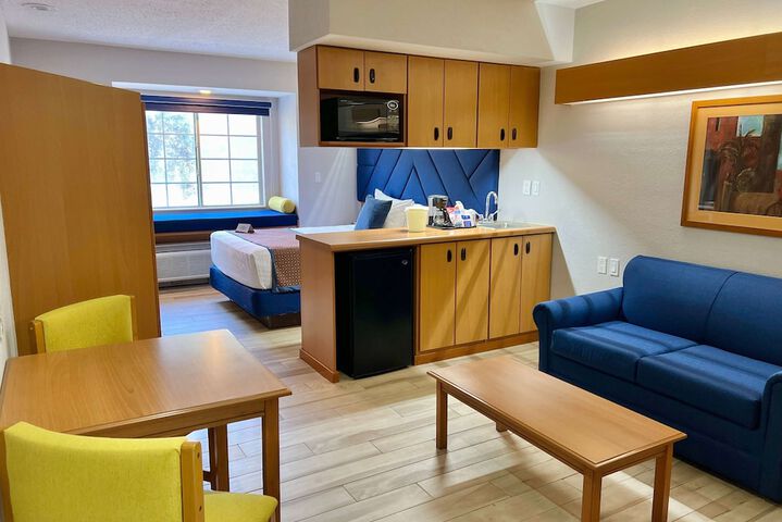 Hotel 4 of 89