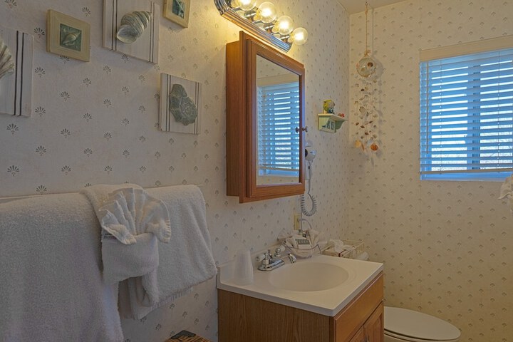Room 115 of 173
