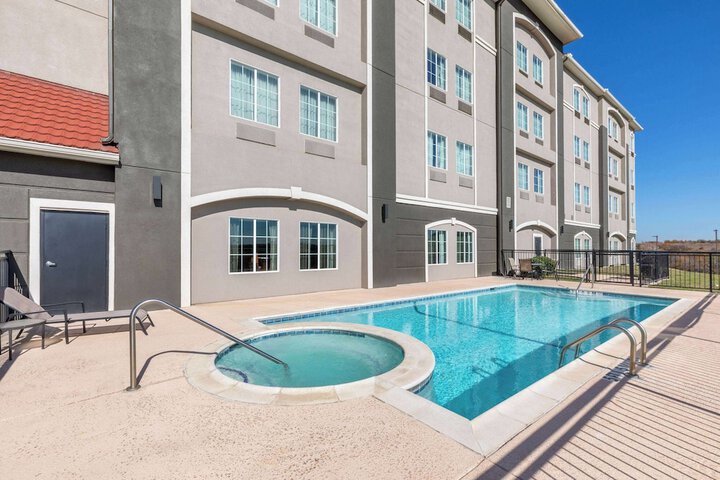 Pool 2 of 33