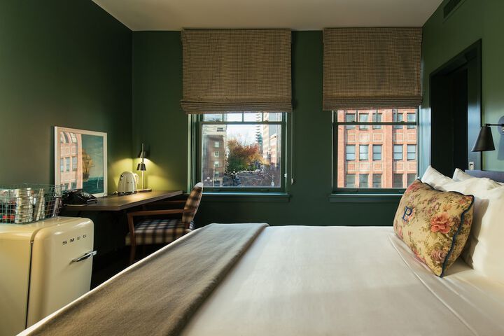 Room 25 of 59