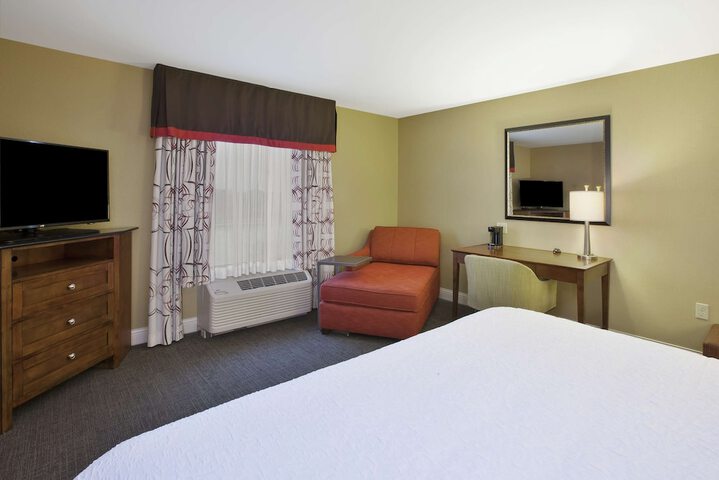 Room 8 of 25