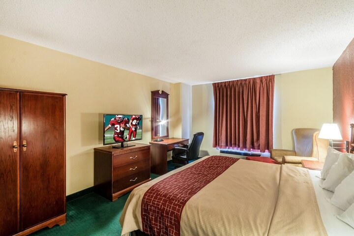Room 27 of 34