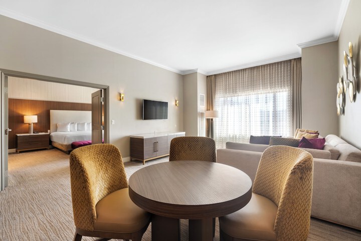 Room 30 of 48