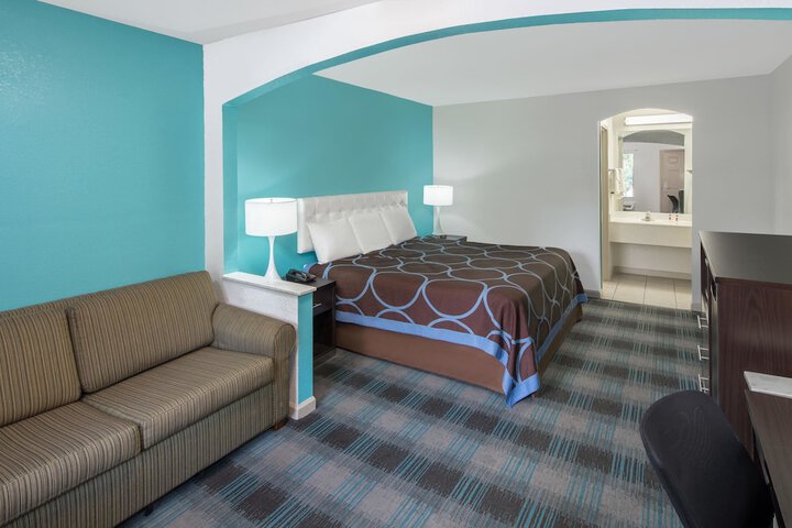 Room 21 of 25