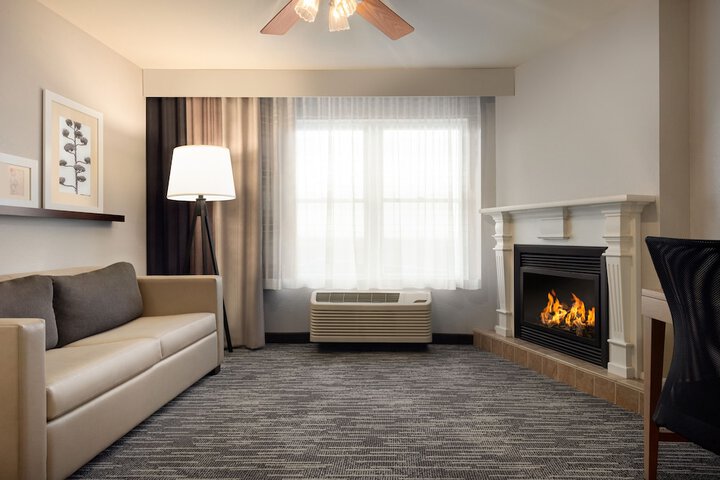 Country Inn & Suites by Radisson Galena, IL