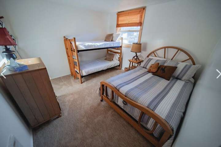 Room 13 of 20