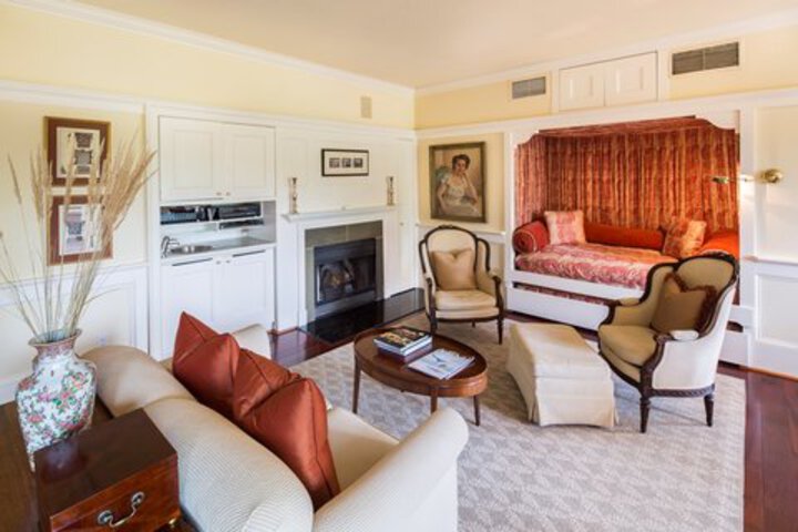 Suite 43 of 64
