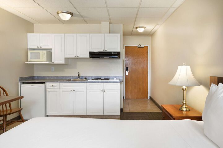 Room 33 of 49