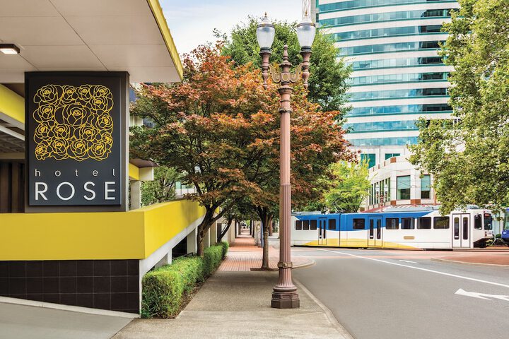 Staypineapple Hotel Rose, Downtown Portland