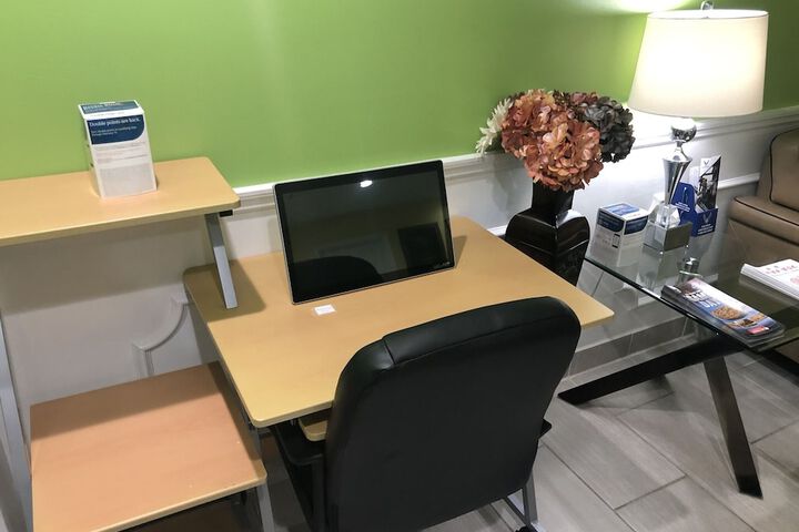 Business Center 43 of 44
