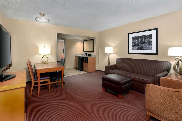 Room 27 of 72