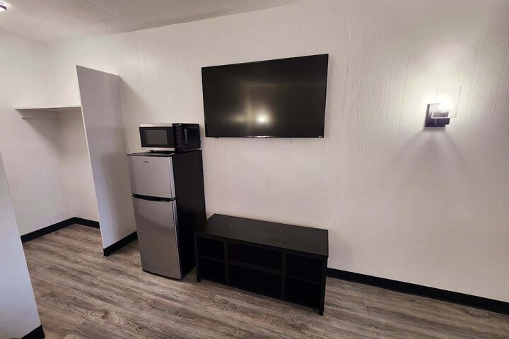 Room 16 of 25