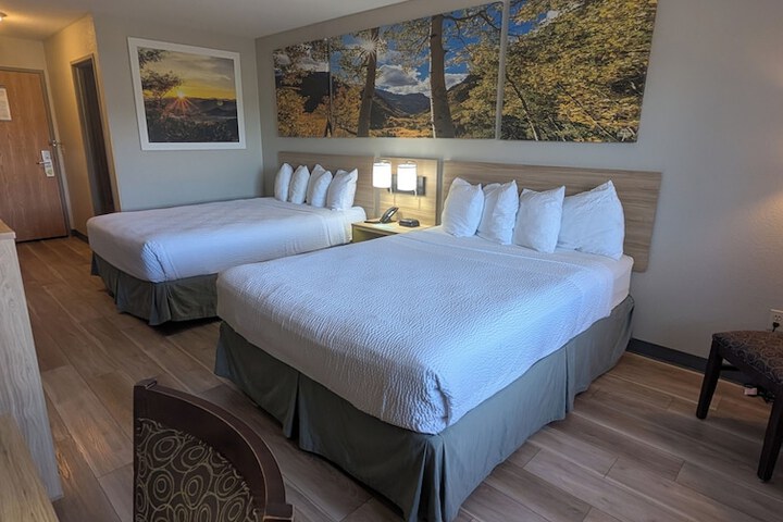 Days Inn & Suites by Wyndham Castle Rock