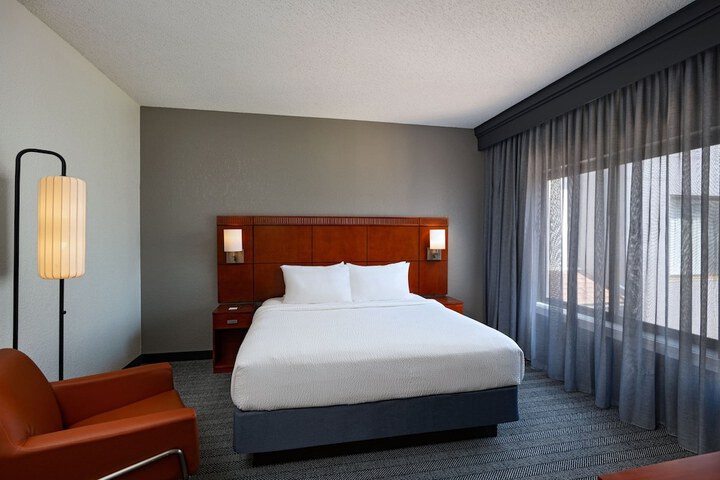 Courtyard by Marriott Fort Worth University Drive