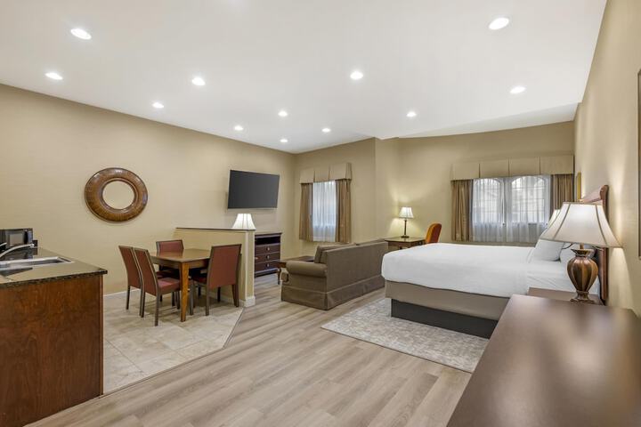 Best Western Plus Vineyard Inn & Suites