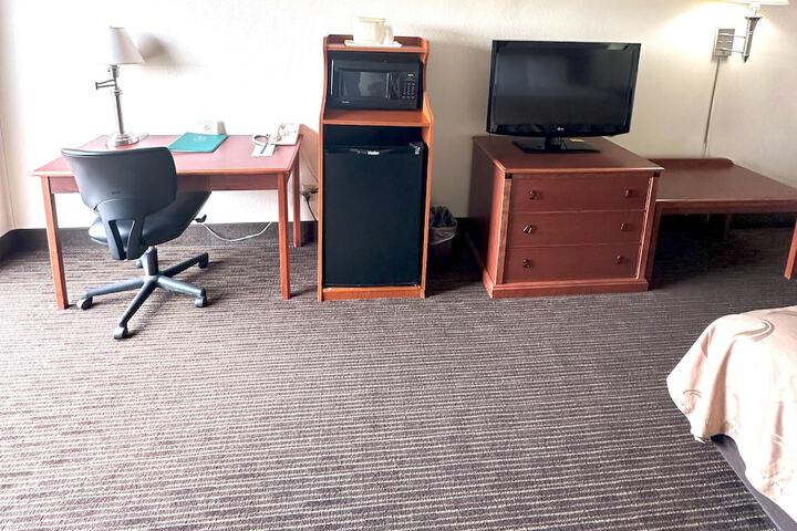 Room 120 of 163