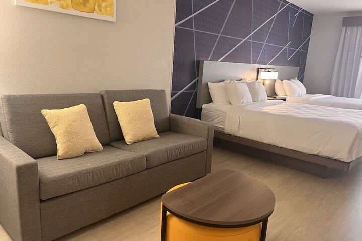 Comfort Suites Louisville Airport