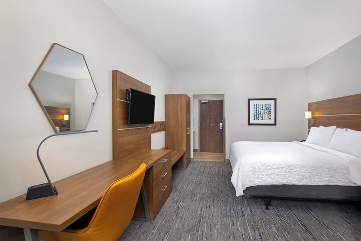 Room 18 of 35