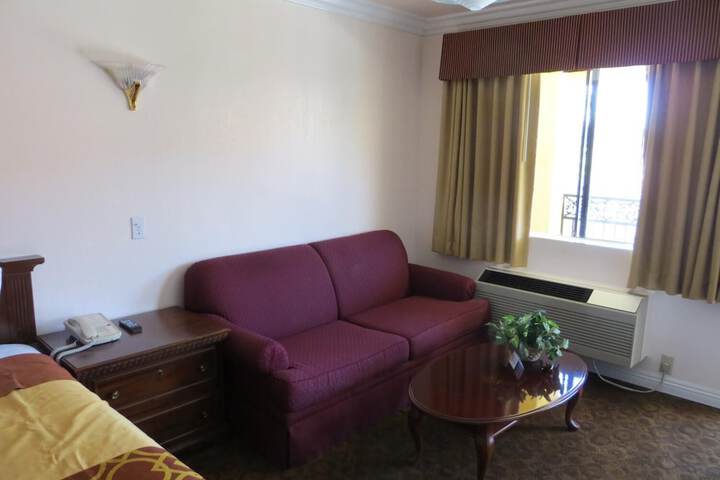 Room 40 of 48