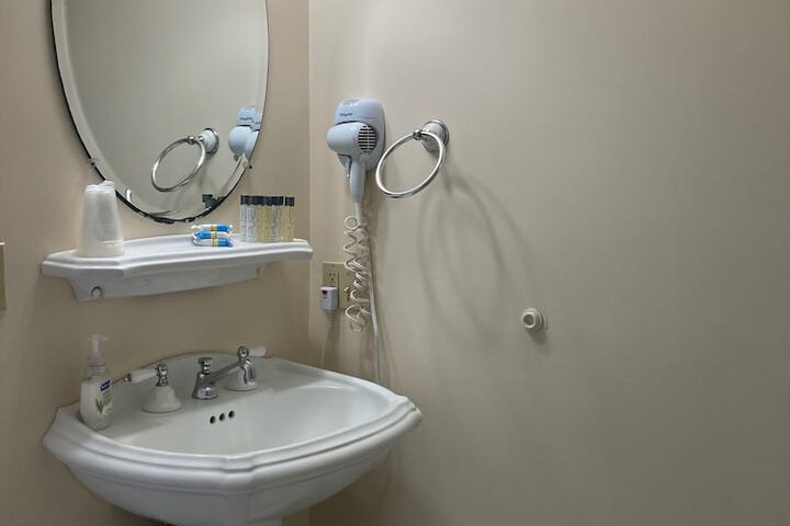 Room 122 of 468