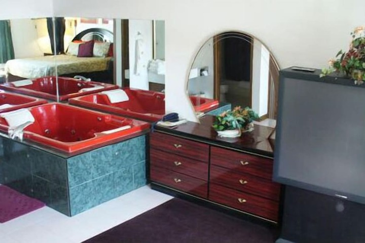 Hot Tub 14 of 14