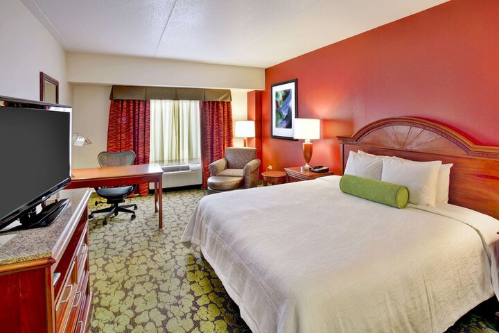 Room 8 of 28