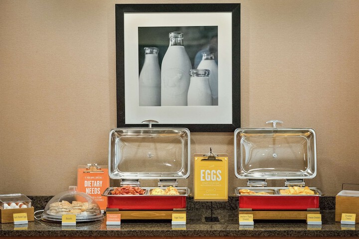 Breakfast/Coffee Service 28 of 32