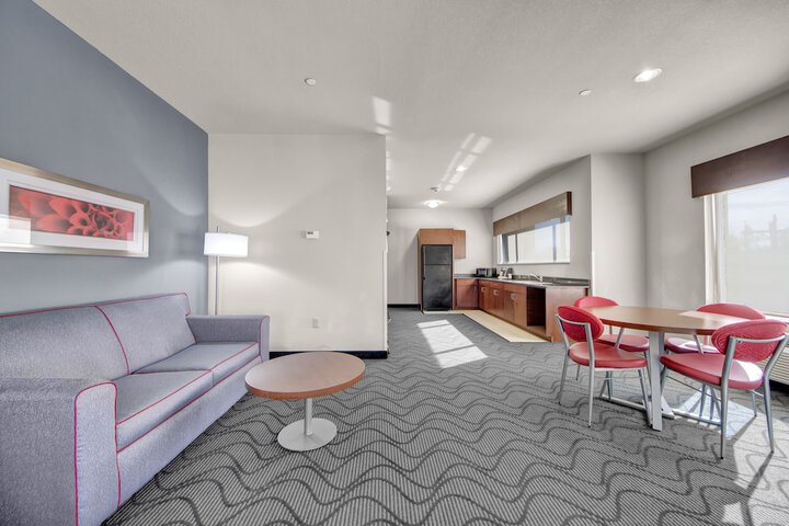 Room 16 of 37