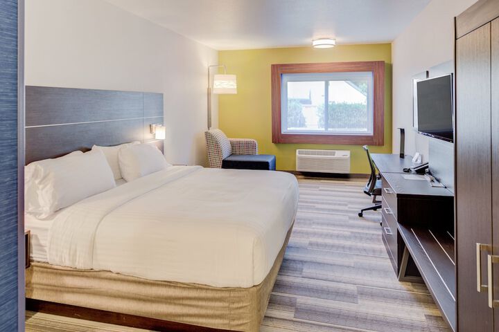Holiday Inn Express Newberg - Wine Country by IHG