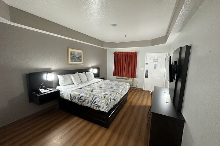 Motel 6 Alvarado TX