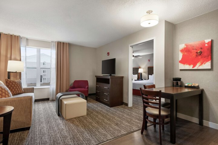 Room 17 of 39