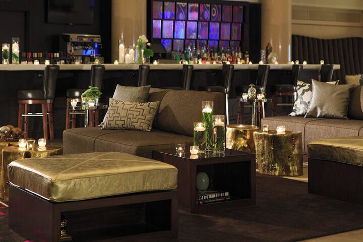 Lounge 90 of 101