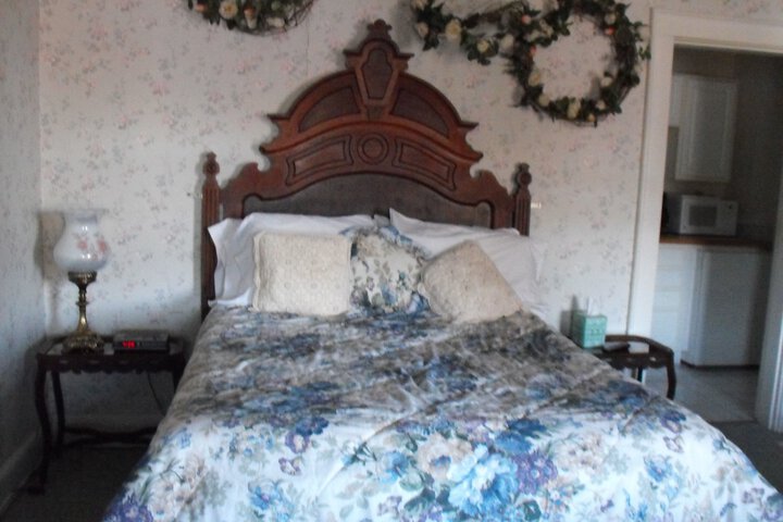 Empire House Hotel