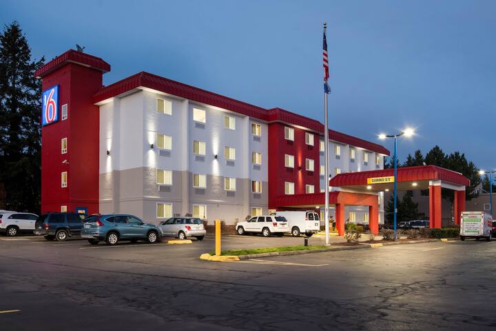 Hotel 3 of 68