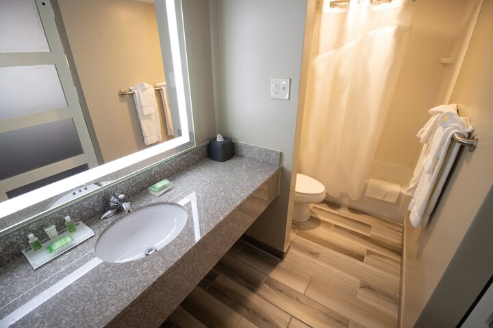 Holiday Inn Scranton East - Dunmore by IHG