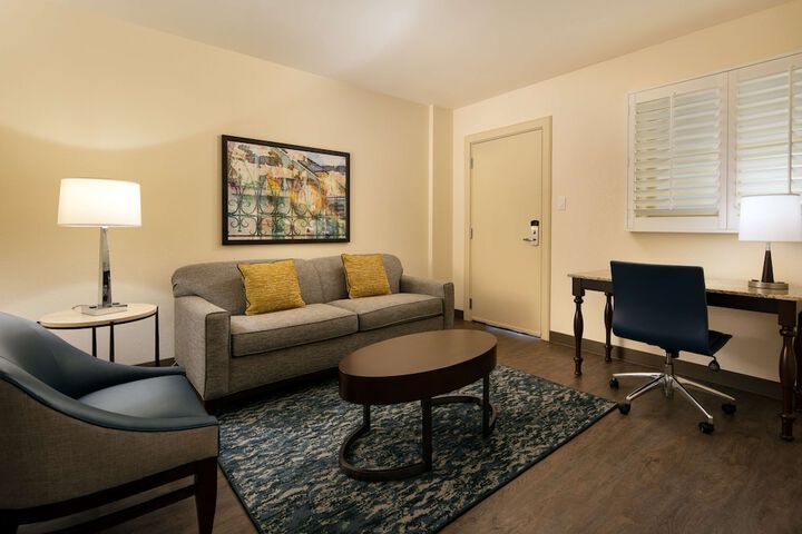 Room 28 of 65