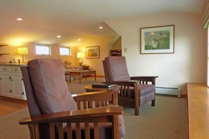 Room 25 of 104